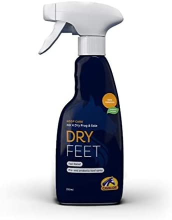 New Cavalor Dry Feet250ml Feuchtigkeit und Schmutz können dazu führen, dass der Hufstrahl weich wird und in der Folge Strahlfäule entsteht. Cavalor Dry Feet wirkt schnell und effizient.